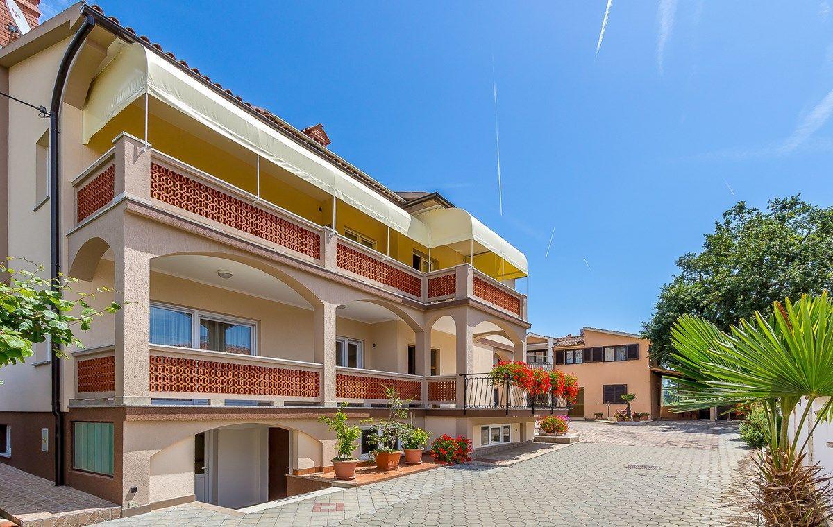 Apartments Nevija Medulin Bagian luar foto